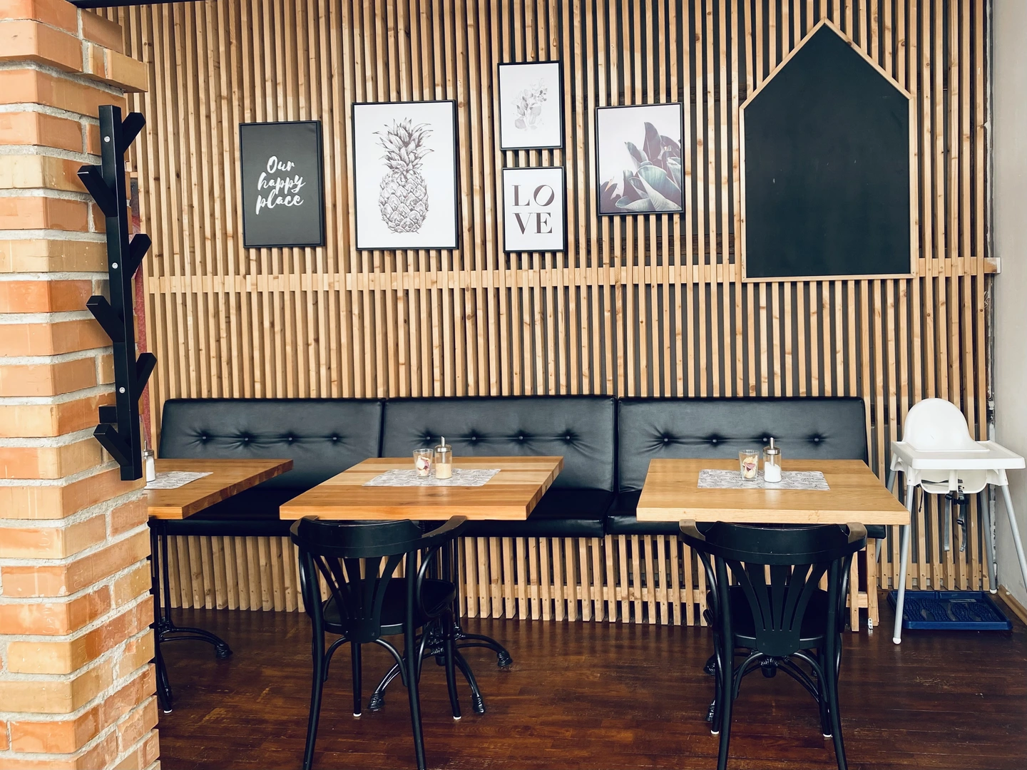 Živé vystoupení kapely Na volnoběh v Jablonci nad Nisou